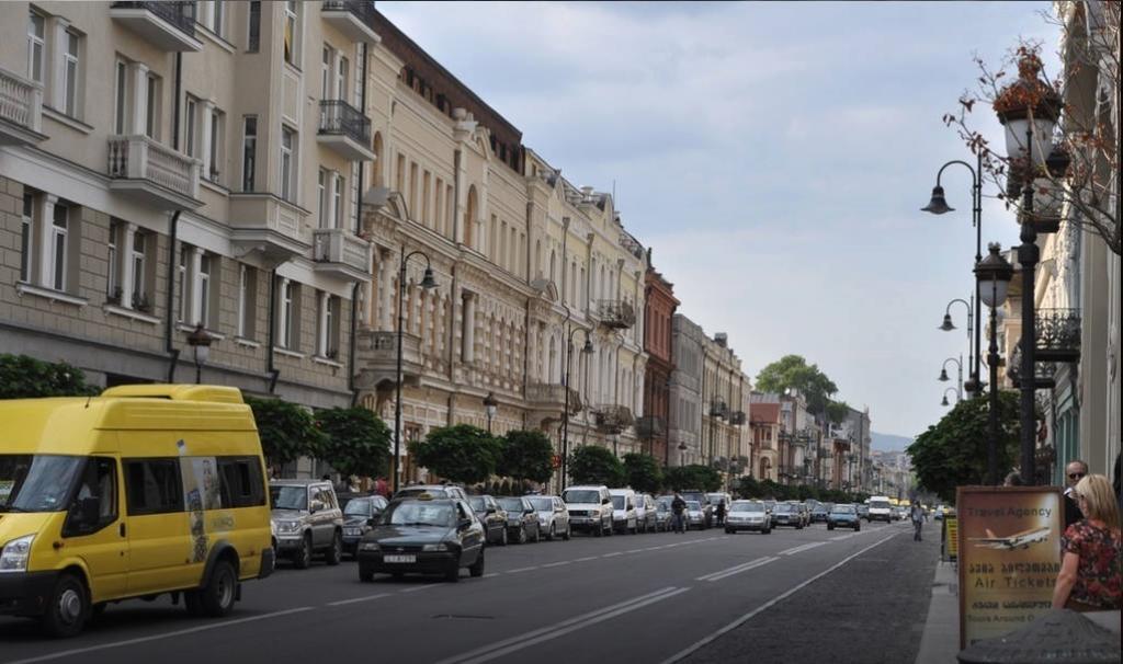 Comfortable Flat In Central Tbilisi Room photo